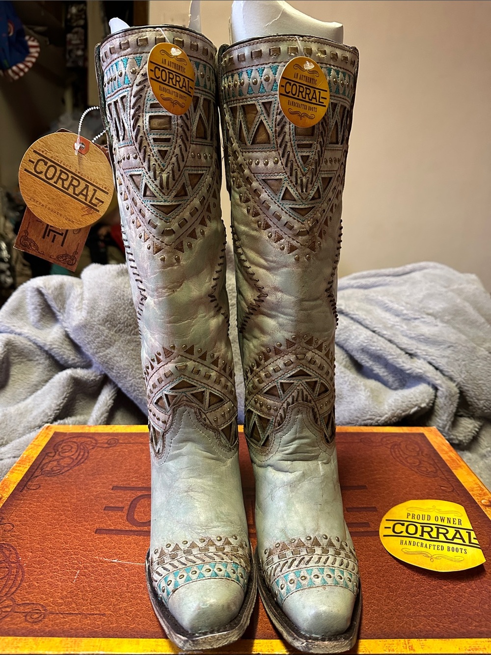 Corral Women's Mint Green Embellished Leather Western Jeans cowgirl cowboy Boots